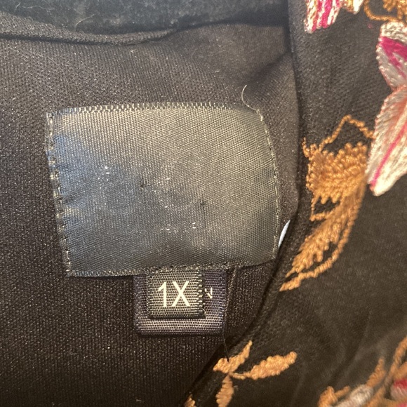 Beige by ECI Embroidered Floral Dress Size 1X - Picture 5 of 5